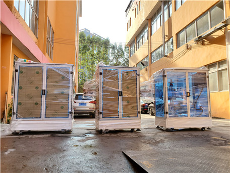 廣東佛山客戶三臺定制貼標機發貨現場視頻